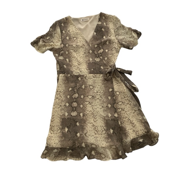 🆕 The Impeccable Pig Snake Skin Short Sleeve Wrap Dress Size L - Picture 3 of 15